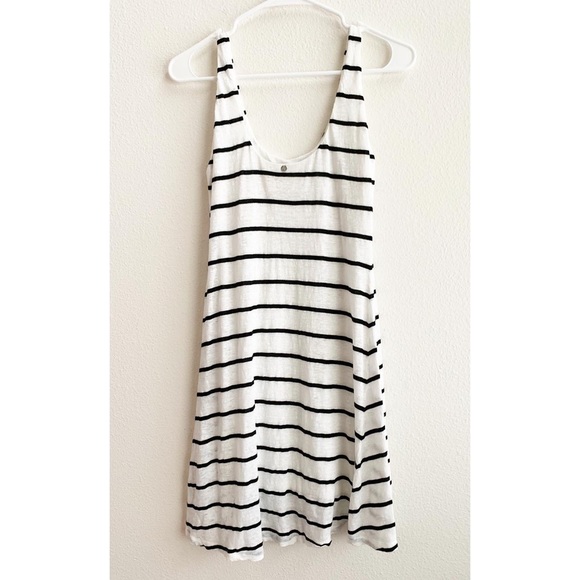 Alice + Olivia Dresses & Skirts - ALICE + OLIVIA by Stacey AIR xs stripe dress